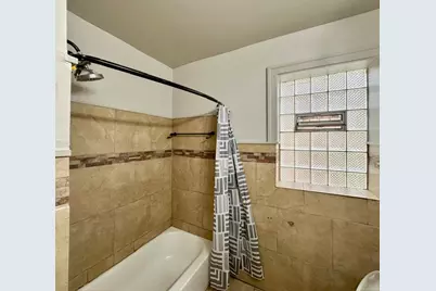 8204 S Exchange Avenue, Chicago, IL 60617 - Photo 16