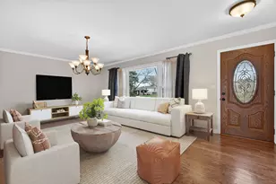 720 Preston Ln, Schaumburg, IL 60193 - Photo 2