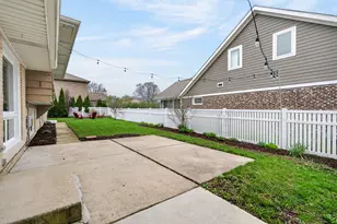 720 Preston Ln, Schaumburg, IL 60193 - Photo 32