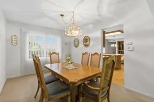18W276 Holly Ave, Darien, IL 60561 - Photo 6