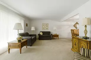 18W276 Holly Ave, Darien, IL 60561 - Photo 4