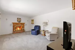 18W276 Holly Ave, Darien, IL 60561 - Photo 10