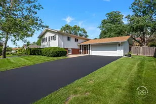 2S545 Lloyd Ave, Lombard, IL 60148 - Photo 2