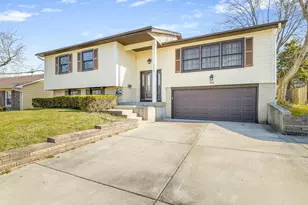 545 Andrew Ln, Lake Zurich, IL 60047 - Photo 2