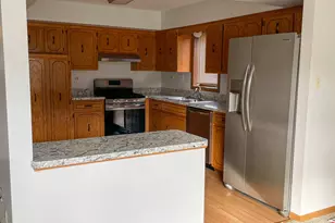 16736 Paxton Ave, Tinley Park, IL 60477 - Photo 2