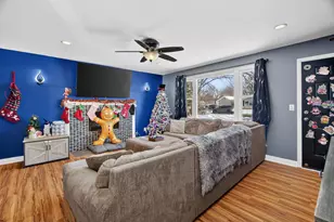 2550 Garden Ct, Joliet, IL 60435 - Photo 4