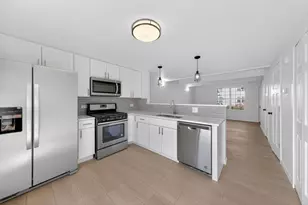 453 Normandie Ln, Round Lake, IL 60073 - Photo 2