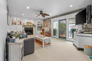 340 Stonehurst Ln, Roselle, IL 60172 - Photo 8