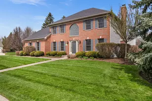 221 Sauk Dr, Batavia, IL 60510 - Photo 2