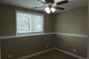 29W523 Winchester Circle, Warrenville, IL 60555 - Photo 12