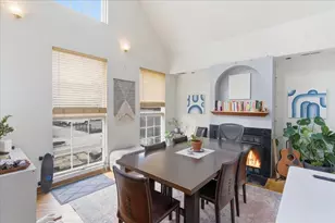 2016 W Charleston Ave, Chicago, IL 60647 - Photo 2