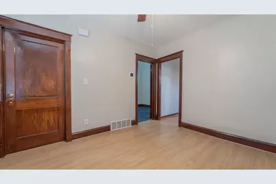 10439 S Avenue M, Chicago, IL 60617 - Photo 14