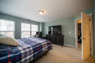 1156 Longwood Dr, Lisle, IL 60532 - Photo 10