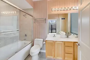 435 W Erie St, Chicago, IL 60654 - Photo 16