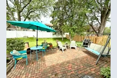 206 Ashland Court, Vernon Hills, IL 60061 - Photo 10