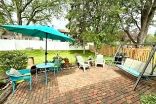 206 Ashland Ct, Vernon Hills, IL 60061 - Photo 10