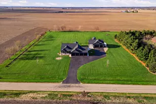 2401 N 4350th Rd, Sheridan, IL 60551 - Photo 4