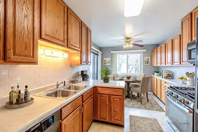 1107 Woodbury Lane #A2, Wheeling, IL 60090 - Photo 6