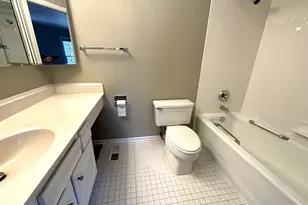 1414 Pebblecreek Dr, Glenview, IL 60025 - Photo 12