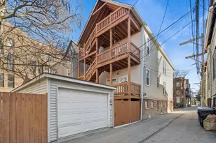 1042 W Barry Ave, Chicago, IL 60657 - Photo 22