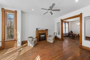 1042 W Barry Ave, Chicago, IL 60657 - Photo 4