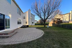 87 S Savannah Pkwy, Round Lake, IL 60073 - Photo 16