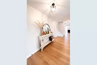 87 S Savannah Parkway, Round Lake, IL 60073 - Photo 2