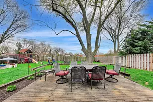 1605 W Lexington Dr, Arlington Heights, IL 60004 - Photo 20