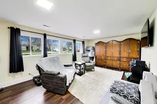 1605 W Lexington Dr, Arlington Heights, IL 60004 - Photo 16