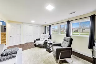 1605 W Lexington Dr, Arlington Heights, IL 60004 - Photo 18