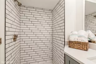 1142 E 159th Pl, South Holland, IL 60473 - Photo 4