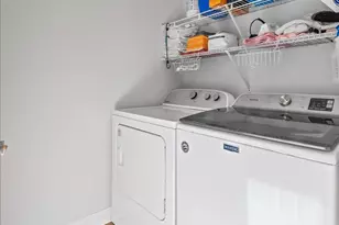 208 New Haven Dr, Cary, IL 60013 - Photo 12