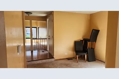 548 Alton Court, Carol Stream, IL 60188 - Photo 4