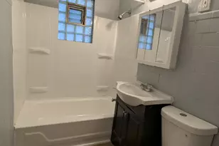 8601 S Kingston Ave, Chicago, IL 60617 - Photo 4