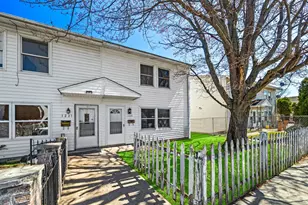 1231 Tobin Ct, Waukegan, IL 60085 - Photo 2