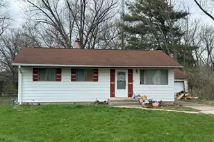 5847 Kirkwood Dr, Rockford, IL 61109 - Photo 2