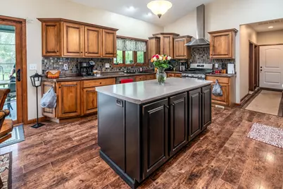 1358 Pershing Road, West Frankfort, IL 62896 - Photo 8