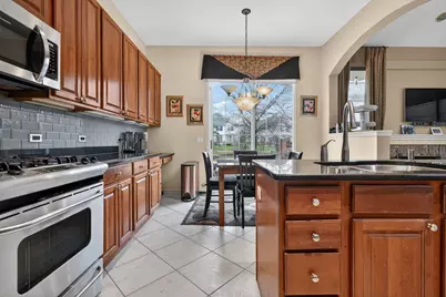 2072 Inverness Drive, Vernon Hills, IL 60061 - Photo 4