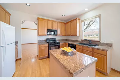 2370 Carillon Drive, Grayslake, IL 60030 - Photo 12