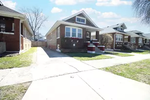 6840 30th St, Berwyn, IL 60402 - Photo 2