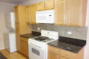 300 Meadow Ct, Vernon Hills, IL 60061 - Photo 12