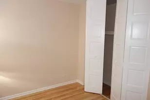 300 Meadow Ct, Vernon Hills, IL 60061 - Photo 24