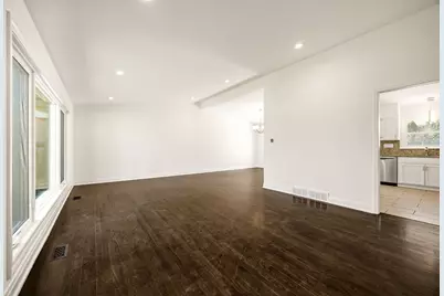 215 Hibbard Road, Wilmette, IL 60091 - Photo 4