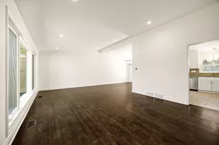 215 Hibbard Rd, Wilmette, IL 60091 - Photo 4