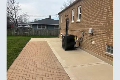 2421 187th Place, Lansing, IL 60438 - Photo 2