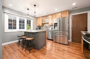 136 S Lawford Ct, Bloomingdale, IL 60108 - Photo 10