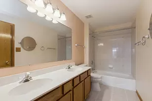 6881 Geneva Dr, Tinley Park, IL 60477 - Photo 14