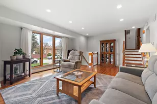 15120 Spruce Ln, Oak Forest, IL 60452 - Photo 4