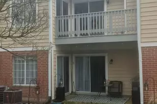 2904 Heatherwood Dr, Schaumburg, IL 60194 - Photo 2