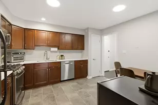 1333 Maple Ave, Evanston, IL 60201 - Photo 8